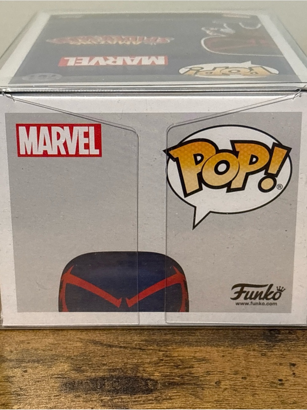 Funko Pop! Marvel Spider-Man 2099 #761 2021 Spring Convention w/ Protector - Picture 5 of 7